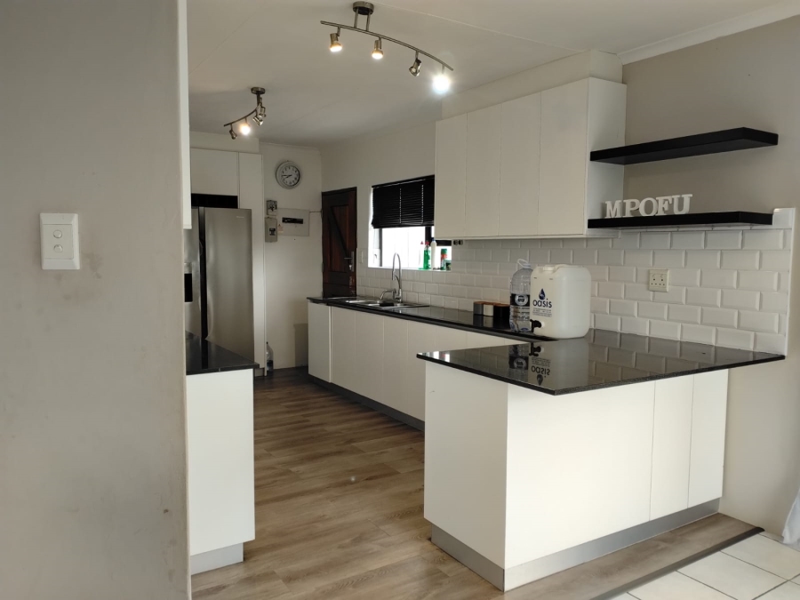 4 Bedroom Property for Sale in West Bank Eastern Cape
